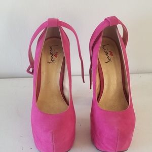 Pumps with Sassyness